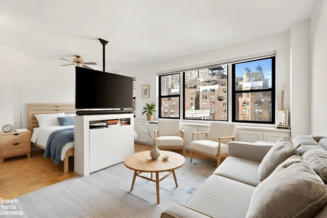 $379,000 | 345 East 52nd Street, Unit 9A | Midtown East