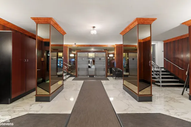 $379,000 | 345 East 52nd Street, Unit 9A | Midtown East