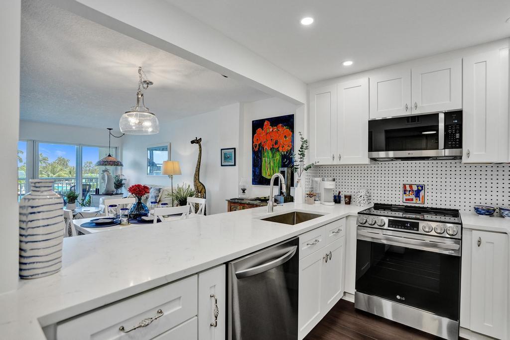 2611 North Riverside Drive, Unit 304 Pompano Beach, FL 33062 - Photo 21 of 81 DSC03855