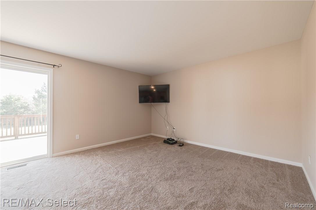 1189 Petts Road Fenton, MI 48430 - Photo 9 of 31 1189 Petts-12.jpg