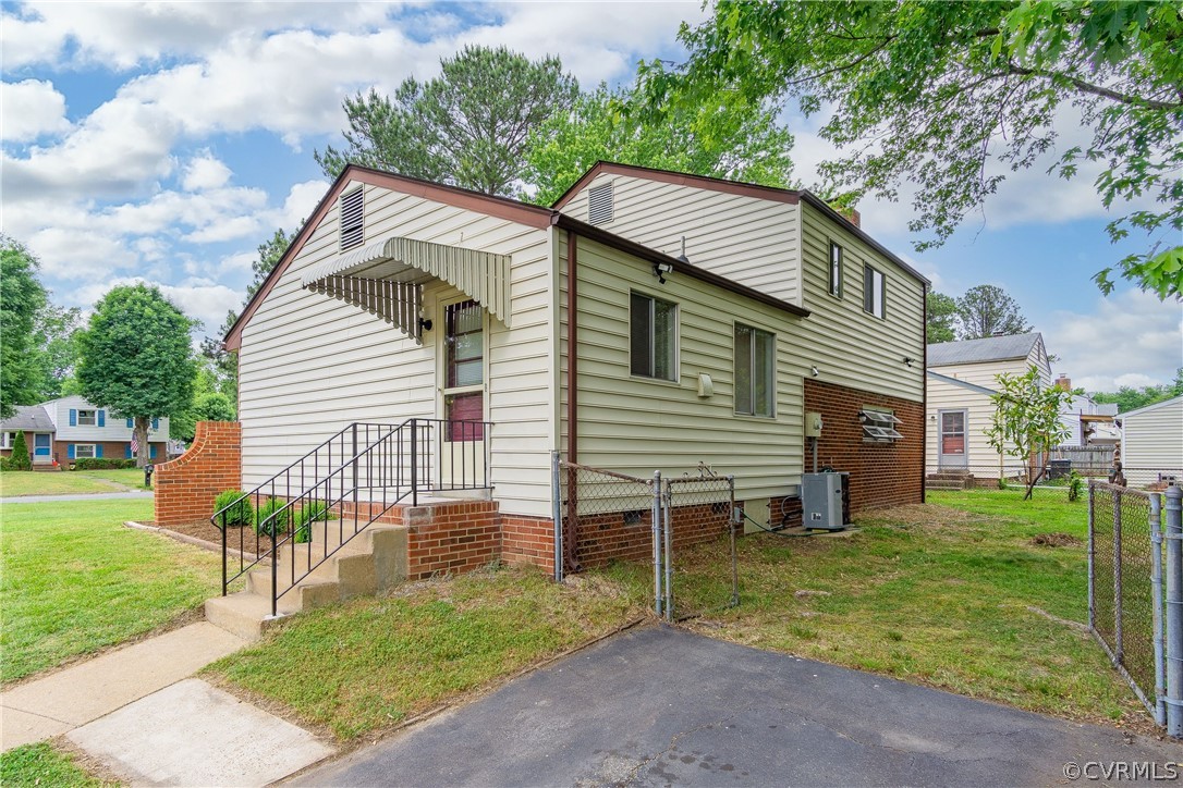 10101 Flanders Road Henrico, VA 23228 - Photo 4 of 26 Gallery Image 4