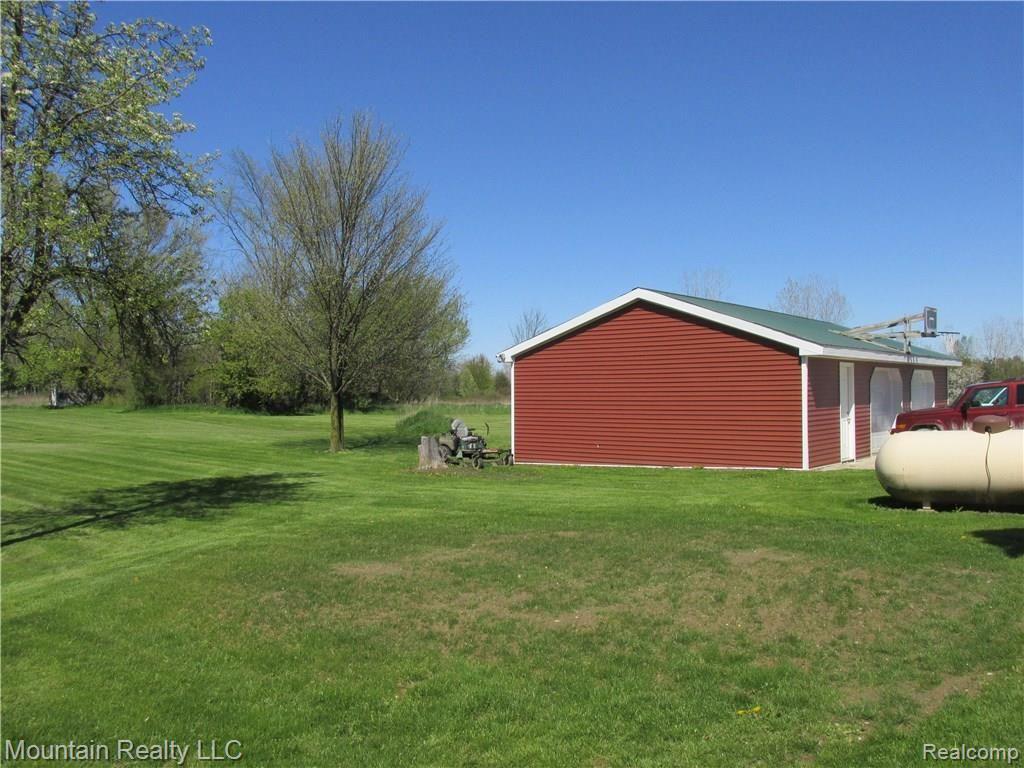 12836 Foley Road Emmett, MI 48022 - Photo 22 of 25 IMG_2522.JPG