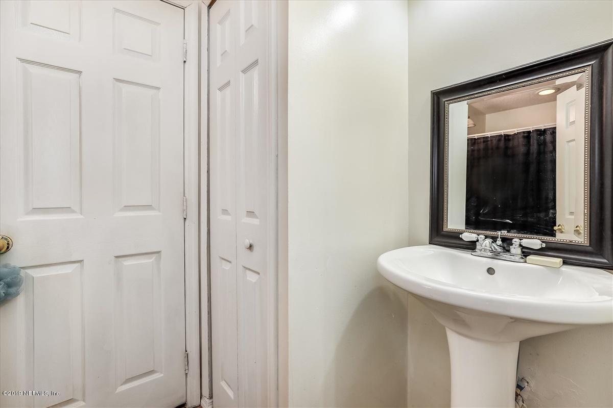 12505 Sampson Road Jacksonville, FL 32218 - Photo 20 of 28 20-Bathroom
