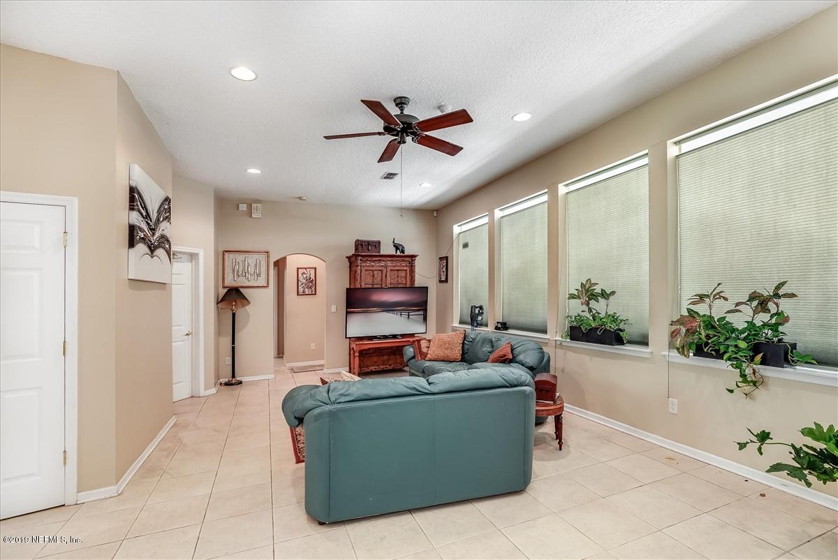 12505 Sampson Road Jacksonville, FL 32218 - Photo 10 of 28 10-Family Room