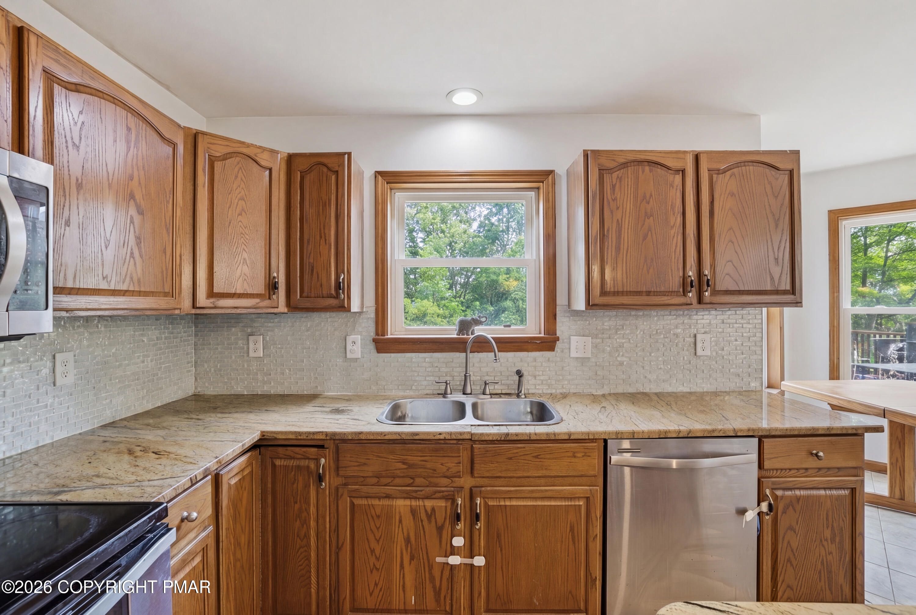 2607 Ramon Drive Blakeslee, PA 18610 - Photo 19 of 67 Kitchen