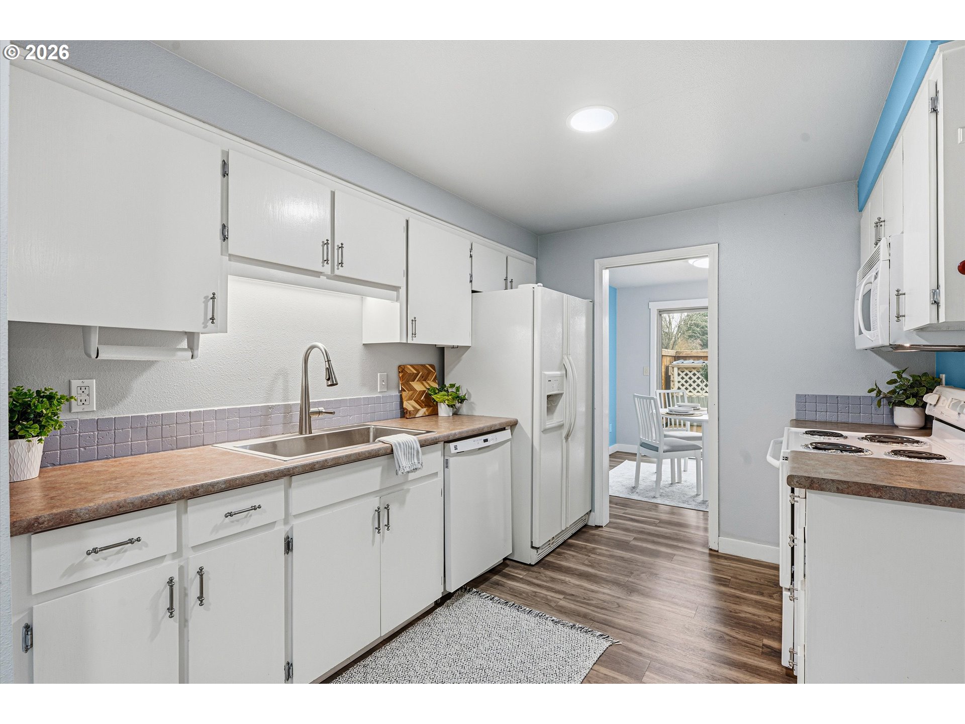 20464 Southwest Rosa Drive Beaverton, OR 97078 - Photo 10 of 38