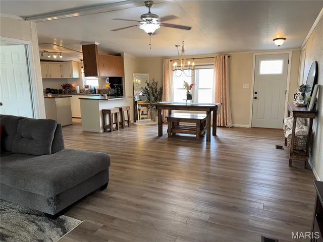 $149,000 | 409 West Jefferson Avenue, Patoka, IL 62875