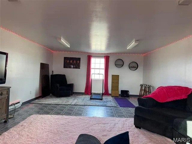 $149,000 | 409 West Jefferson Avenue, Patoka, IL 62875