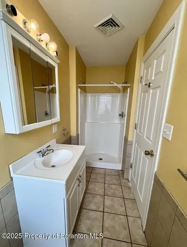 $800 | 512 South Main Street, Old Forge, PA 18518