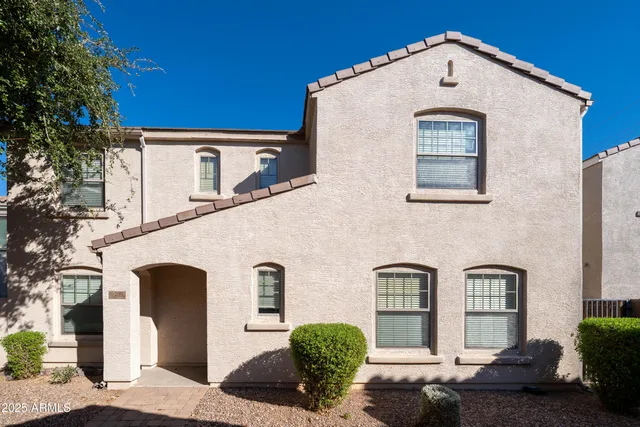 $1,995 | 2721 East Bart Street, Gilbert, AZ 85295