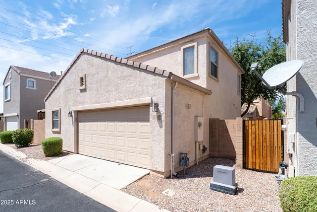 $1,995 | 2721 East Bart Street, Gilbert, AZ 85295
