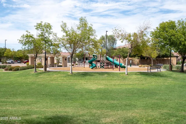 $1,995 | 2721 East Bart Street, Gilbert, AZ 85295