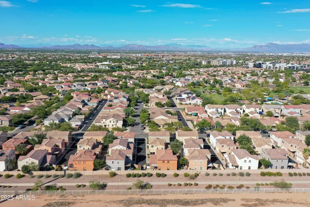 $1,995 | 2721 East Bart Street, Gilbert, AZ 85295