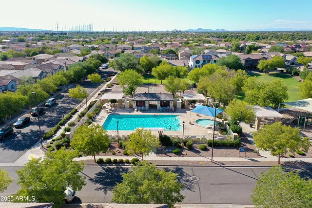 $1,995 | 2721 East Bart Street, Gilbert, AZ 85295