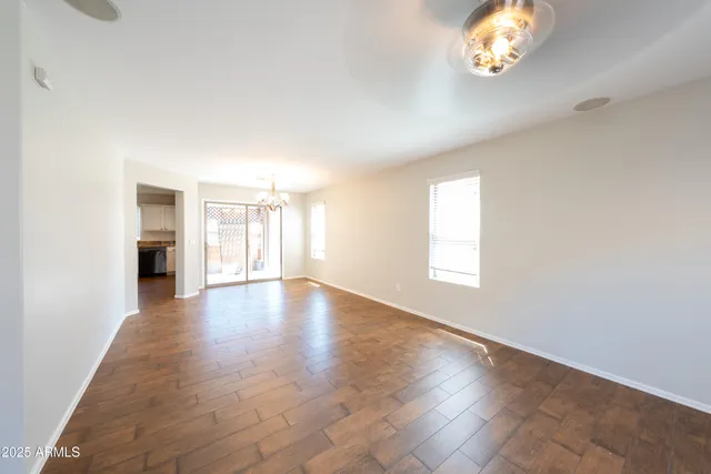 $1,995 | 2721 East Bart Street, Gilbert, AZ 85295