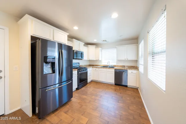 $1,995 | 2721 East Bart Street, Gilbert, AZ 85295