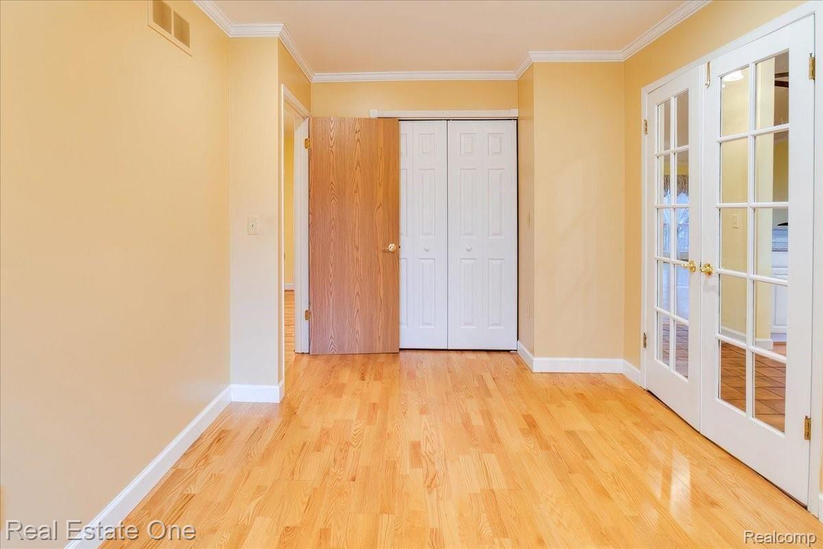 2051 Warrington Road Rochester, MI 48307 - Photo 36 of 64 37-37.jpg
