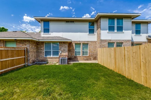 $1,900 | 2228 Stonebrook Lane, Mesquite, TX 75181