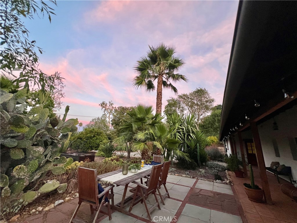 2 Chuckwagon Road Palos Verdes Peninsula, CA 90274 - Photo 15 of 75 a view of a backyard with sitting area