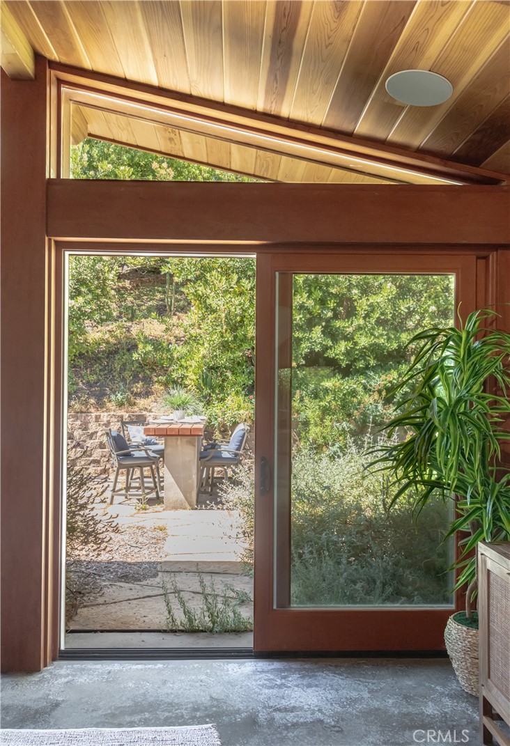 2 Chuckwagon Road Rolling Hills, CA 90274 - Photo 16 of 76