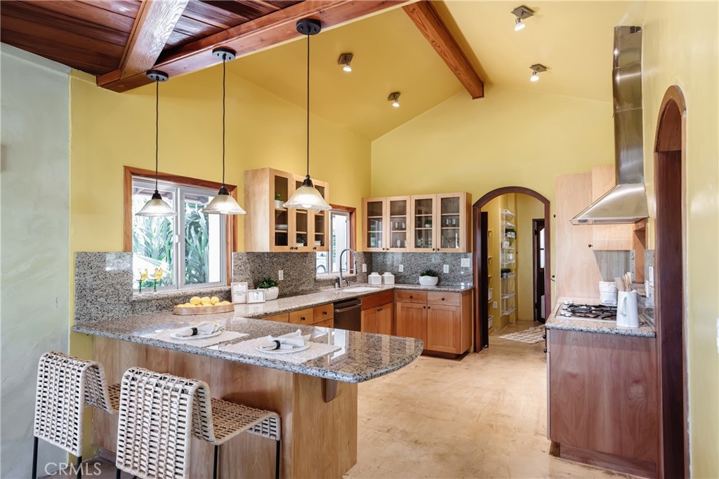 2 Chuckwagon Road Rolling Hills, CA 90274 - Photo 22 of 76 a very nice looking kitchen with a large window