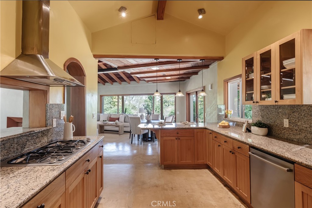 2 Chuckwagon Road Rolling Hills, CA 90274 - Photo 23 of 76 a kitchen with lots of counter top space