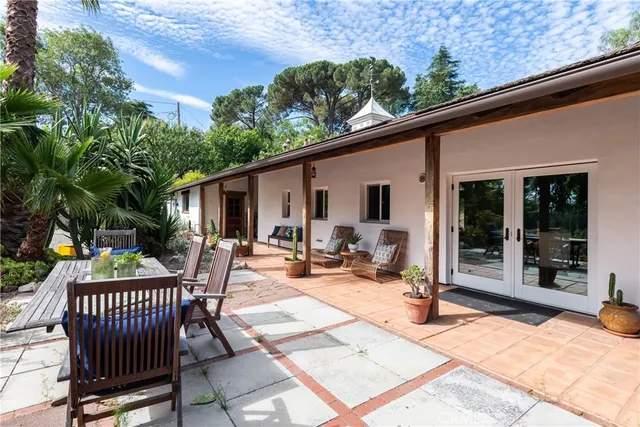 $2,600,000 | 2 Chuckwagon Road, Rolling Hills, CA 90274