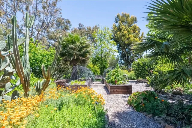 $2,600,000 | 2 Chuckwagon Road, Rolling Hills, CA 90274