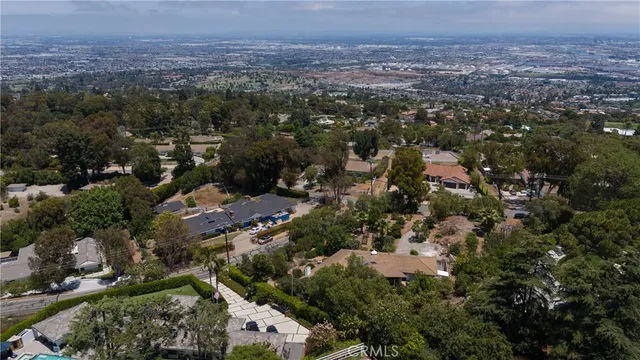 $2,600,000 | 2 Chuckwagon Road, Rolling Hills, CA 90274