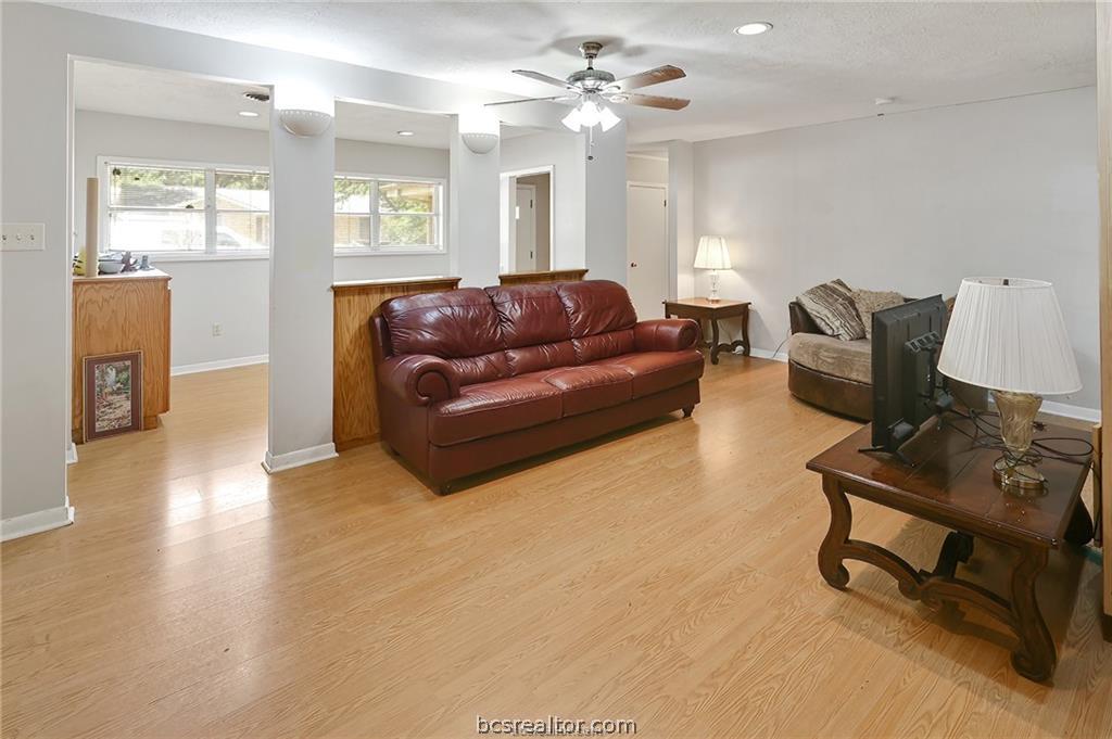 305 West Brookside Drive Bryan, TX 77801 - Photo 15 of 43