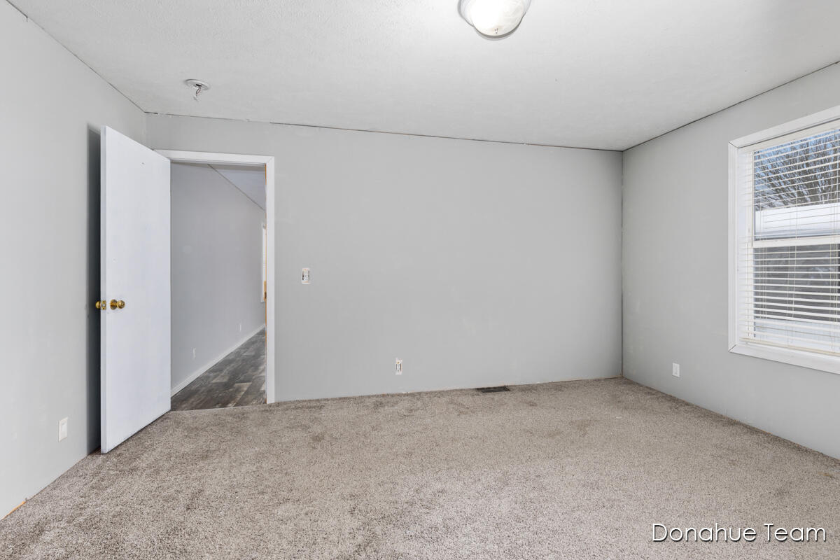 1800 West Main Street, Unit 50 Lowell, MI 49331 - Photo 9 of 20 IMG_1008 (22)