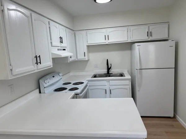 $850 | 106 South 3rd Avenue, Unit 3, Mendota, IL 61342