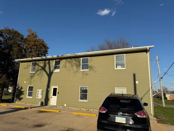 $850 | 106 South 3rd Avenue, Unit 3, Mendota, IL 61342