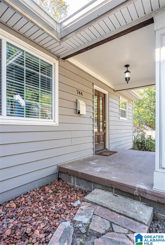744 48th Street South Birmingham, AL 35222 - Photo 4 of 33