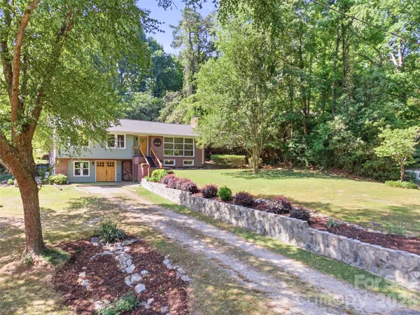 $400,000 | 1321 Saluda River Drive, West Columbia, SC 29169