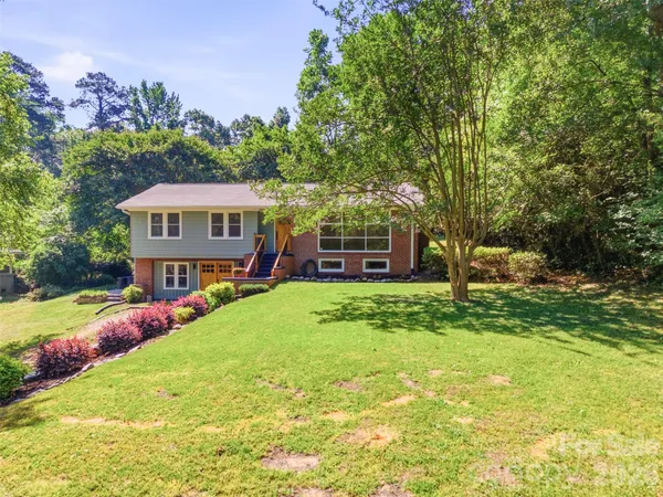 $400,000 | 1321 Saluda River Drive, West Columbia, SC 29169