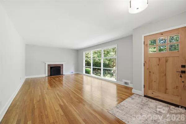 $400,000 | 1321 Saluda River Drive, West Columbia, SC 29169