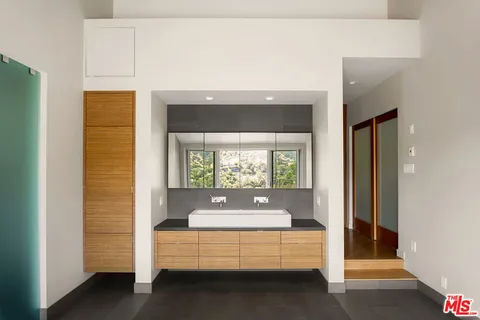 $6,995,000 | 1270 Lago Vista Drive, Beverly Hills, CA 90210