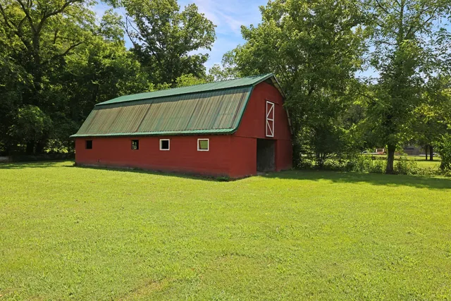 $325,000 | 3361 Tyree Springs Road, Hendersonville, TN 37075