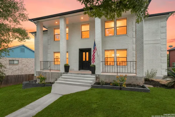 $575,000 | 7738 Oakhill Park Drive, San Antonio, TX 78249