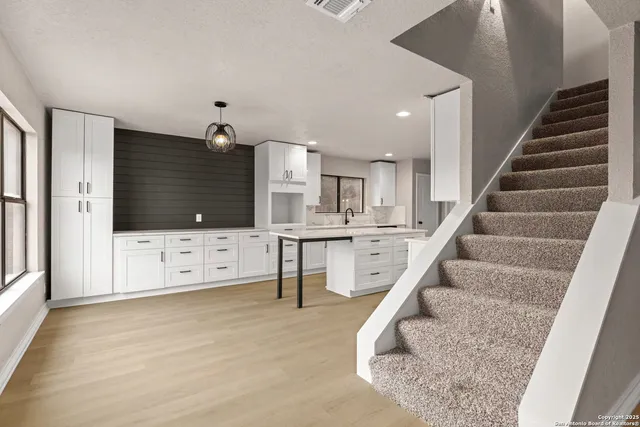 $575,000 | 7738 Oakhill Park Drive, San Antonio, TX 78249