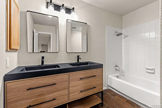 $575,000 | 7738 Oakhill Park Drive, San Antonio, TX 78249