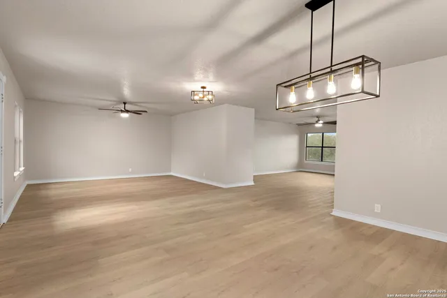 $575,000 | 7738 Oakhill Park Drive, San Antonio, TX 78249