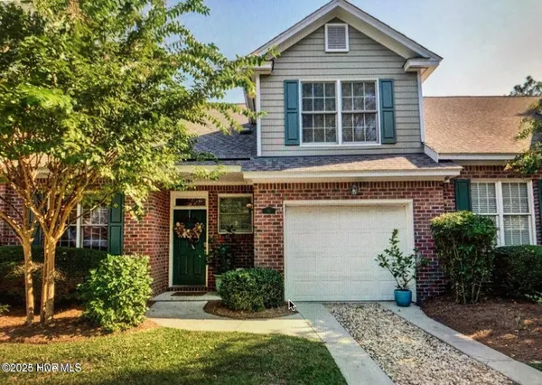 $2,250 | 233 Racine Drive, Unit 32, Wilmington, NC 28403