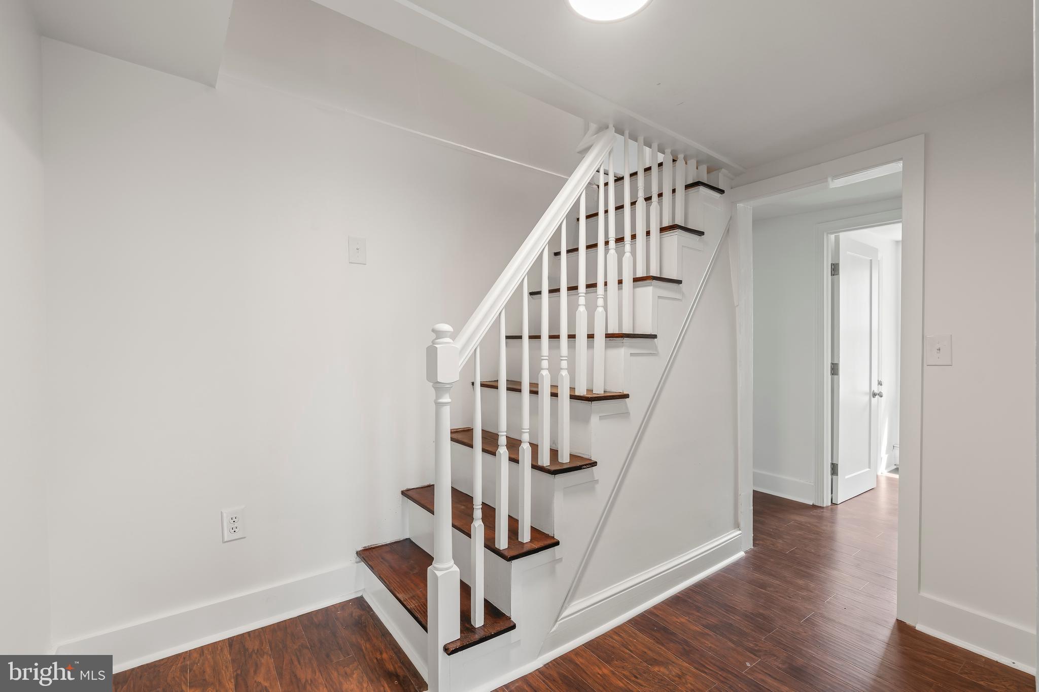 738 Medway Road Hagerstown, MD 21740 - Photo 23 of 44 Pretty Staircase