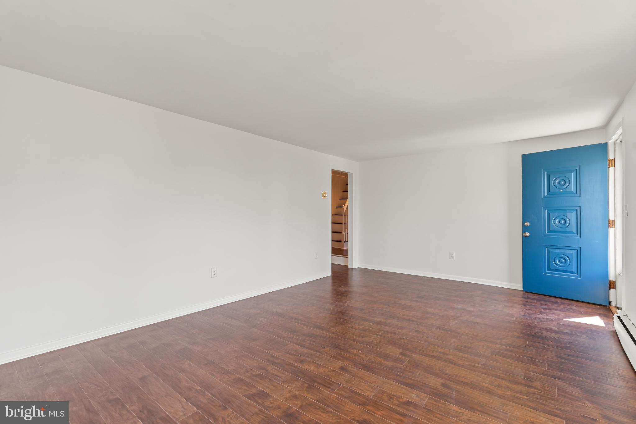 738 Medway Road Hagerstown, MD 21740 - Photo 5 of 44 Living Room
