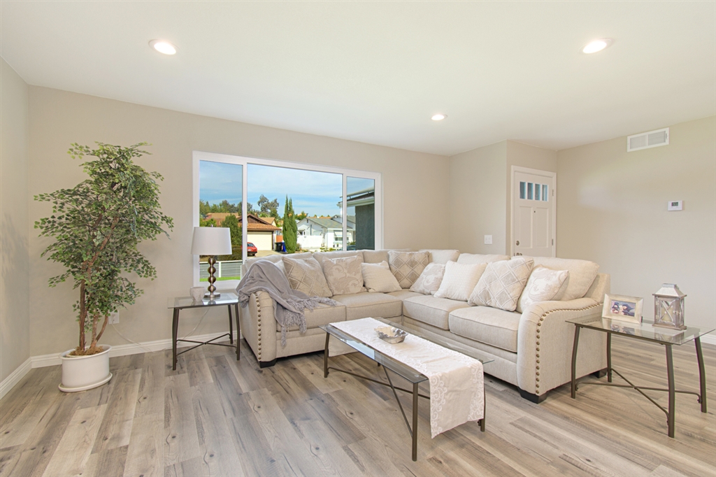 8401 Menkar Road San Diego, CA 92126 - Photo 4 of 20 Gallery Image 4