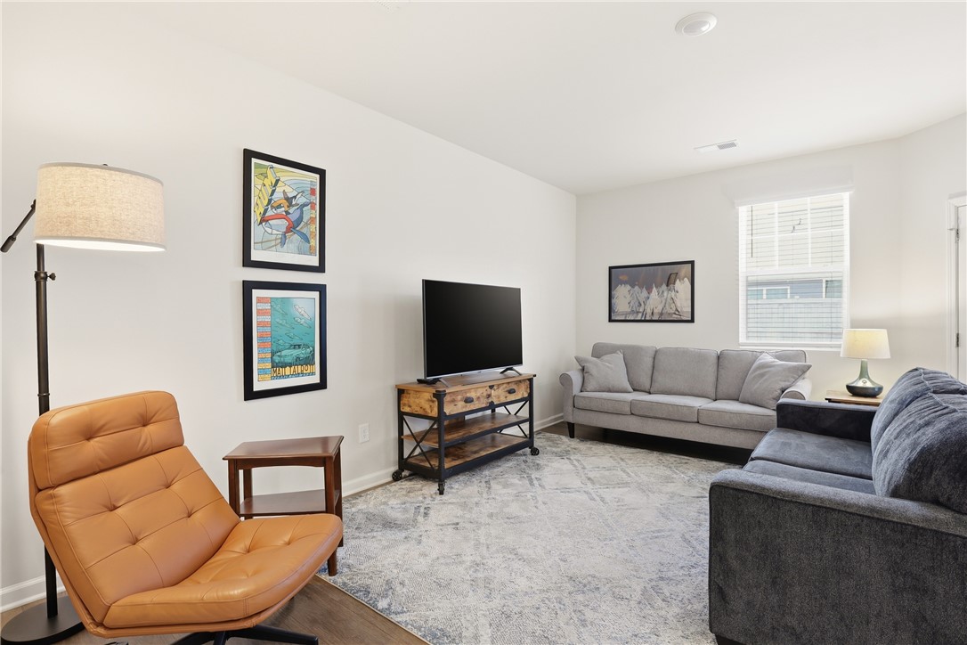 430 Bee Cove Way Pendleton, SC 29670 - Photo 6 of 30 Living Room