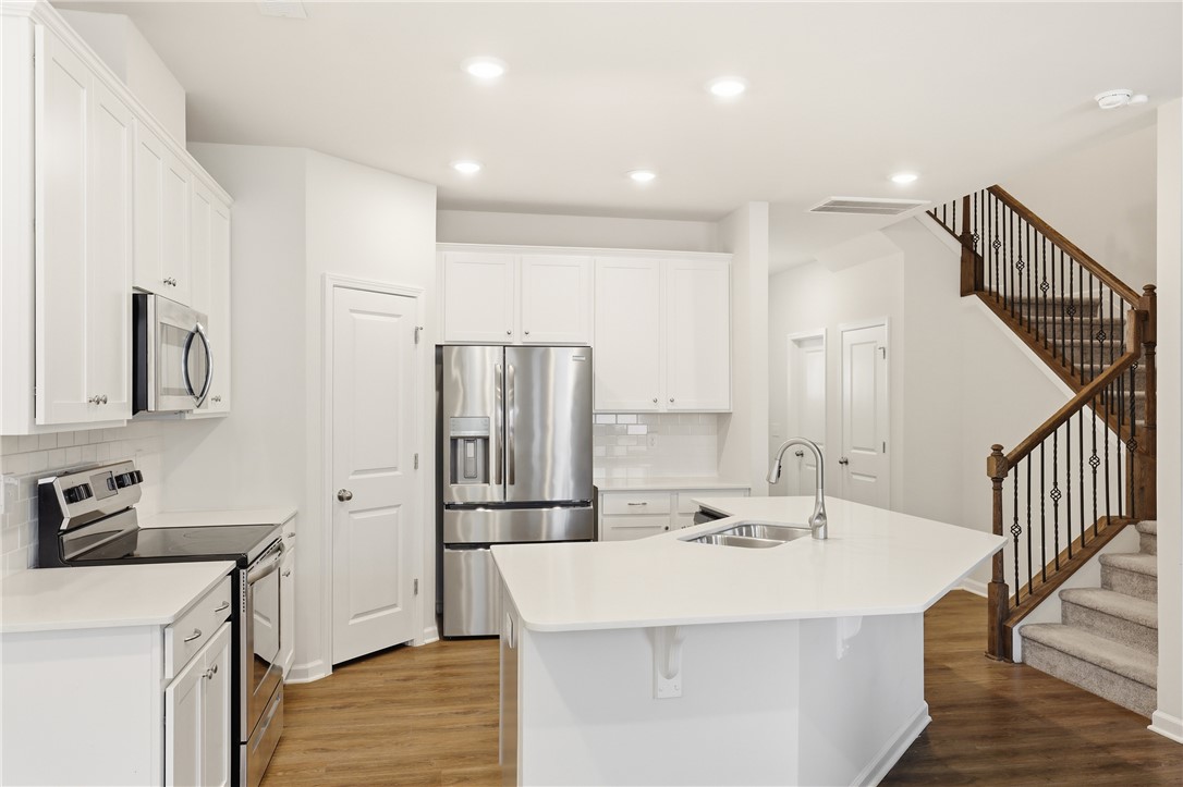 430 Bee Cove Way Pendleton, SC 29670 - Photo 9 of 30 Kitchen