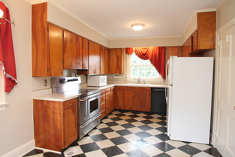 1407 Canterbury Road Raleigh, NC 27608 - Photo 10 of 25 Photo 10